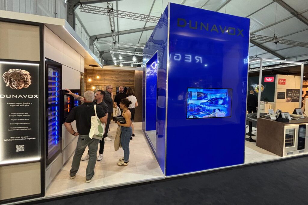 Dunavox stand tervezés