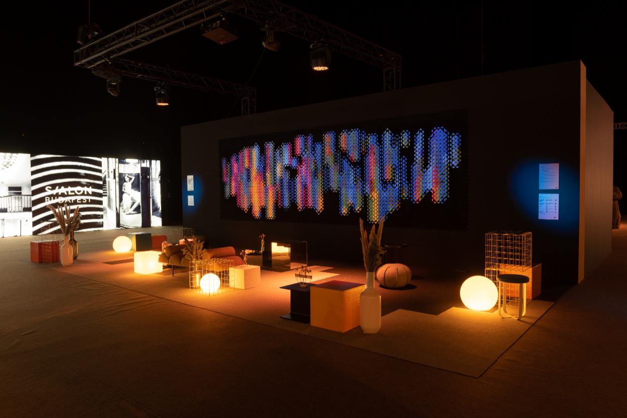 GRID installáció S/ALON Budapest kiállítás legyen fény! Vivoid design Kreatív téralkotás